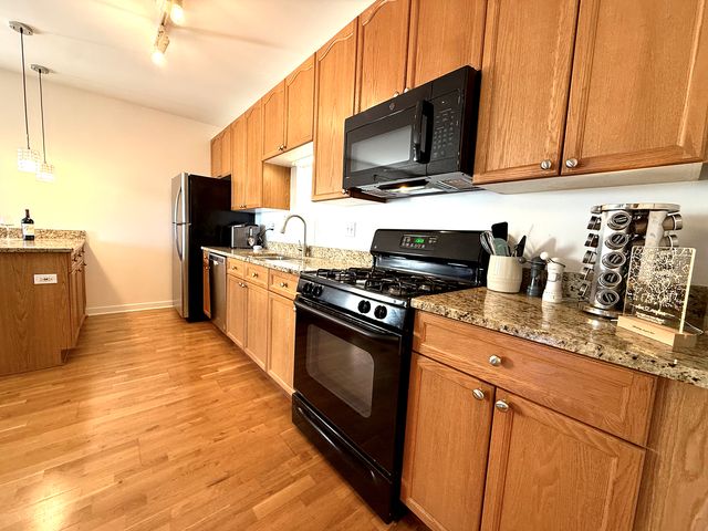 4537 S Drexel Boulevard 409, Chicago, IL 60653