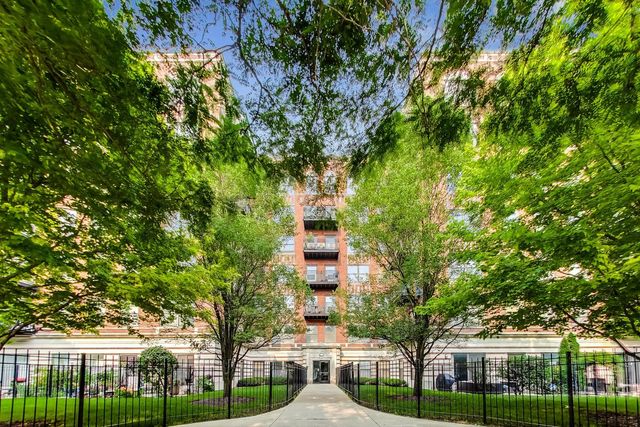 4537 S Drexel Boulevard 409, Chicago, IL 60653