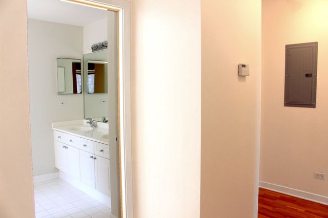 4537 S Drexel Boulevard 409, Chicago, IL 60653