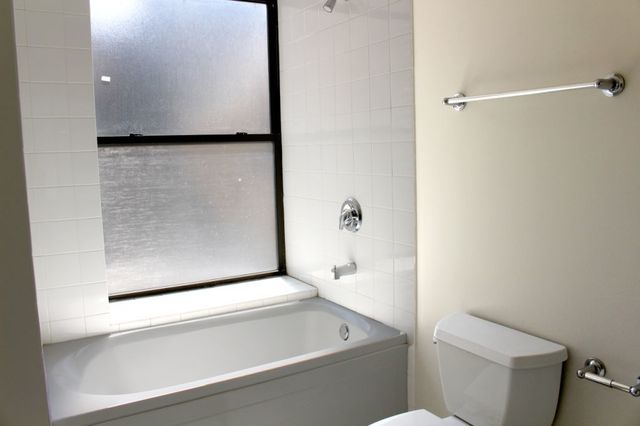 4537 S Drexel Boulevard 409, Chicago, IL 60653