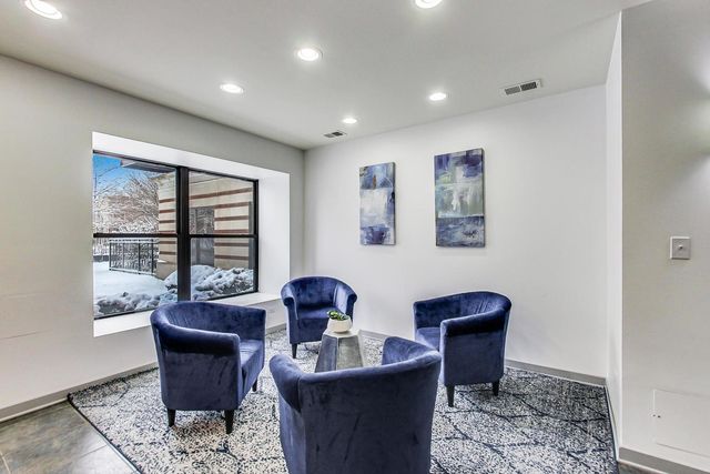 4537 S Drexel Boulevard 409, Chicago, IL 60653