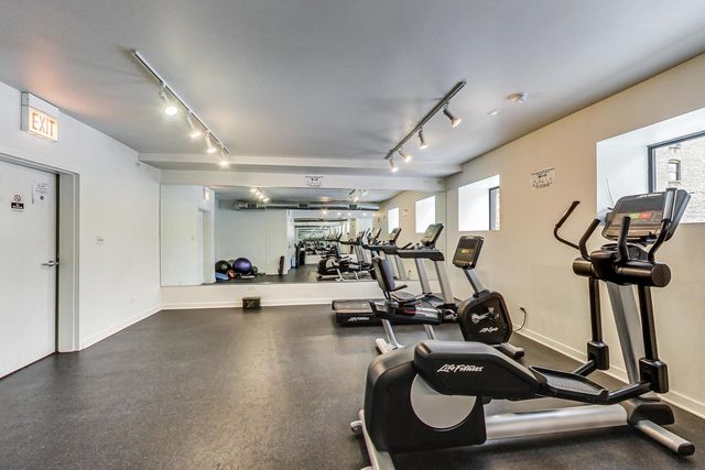 4537 S Drexel Boulevard 409, Chicago, IL 60653
