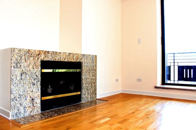 4537 S Drexel Boulevard 409, Chicago, IL 60653