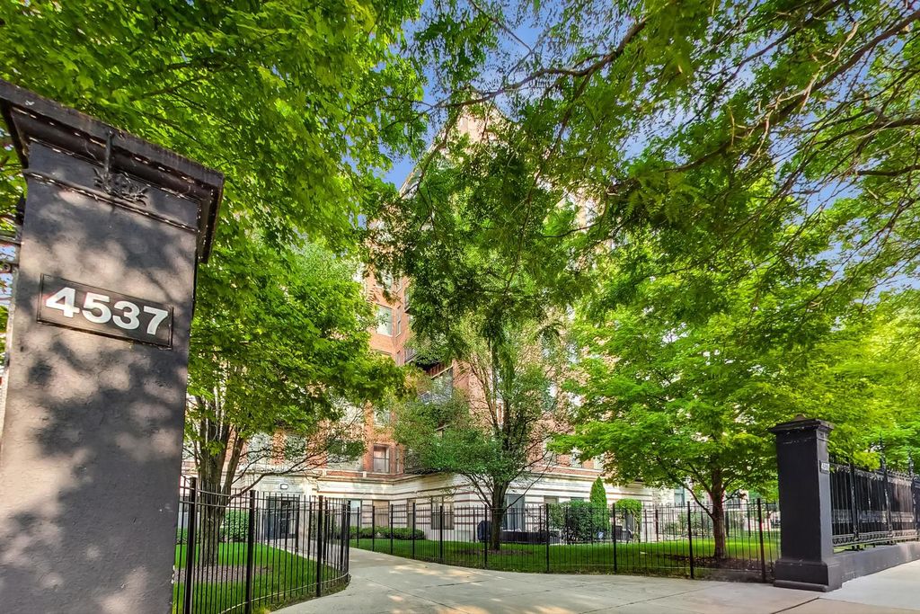 4537 S Drexel Boulevard 409, Chicago, IL 60653