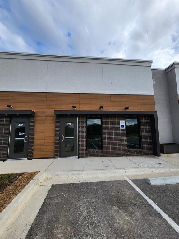 2261 GATTIS SCHOOL RD RD 230, Round Rock, TX 78664