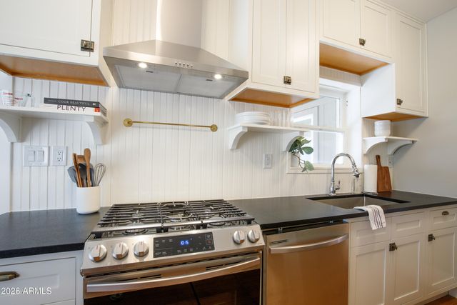 2549 N MITCHELL Street, Phoenix, AZ 85006