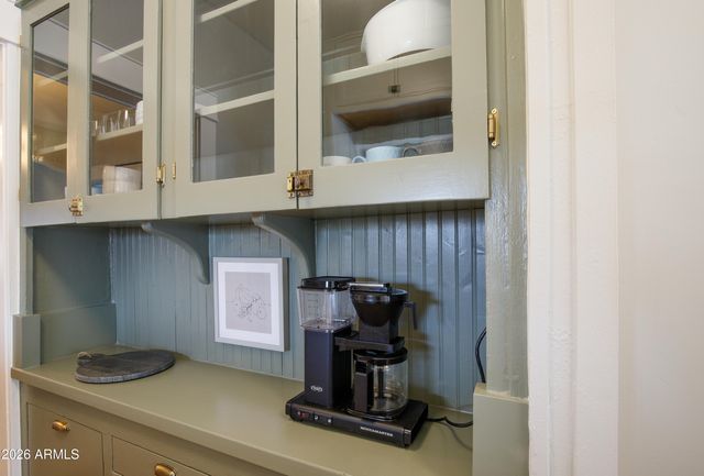 2549 N MITCHELL Street, Phoenix, AZ 85006