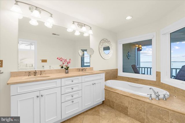 518 NARROWS POINTE DR, Grasonville, MD 21638