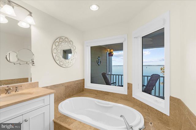 518 NARROWS POINTE DR, Grasonville, MD 21638