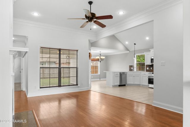 106 Country Mile Drive, Youngsville, LA 70592