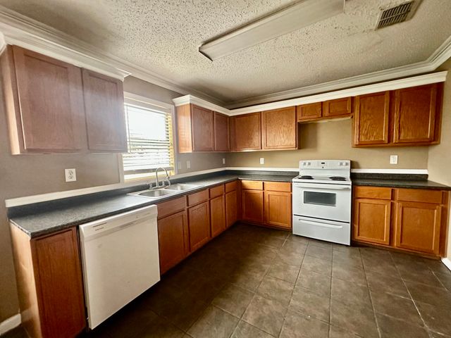 5437 New Castleton Lane, Fort Worth, TX 76135