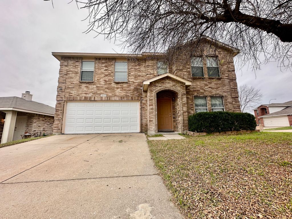 5437 New Castleton Lane, Fort Worth, TX 76135