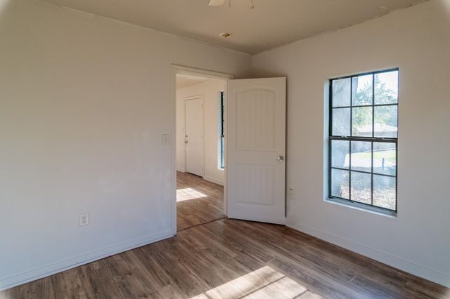 209 Dr MLK Jr Drive, Gladewater, TX 75647