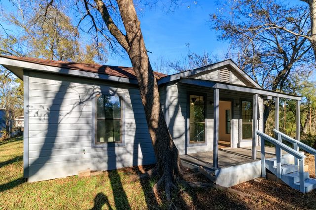 209 Dr MLK Jr Drive, Gladewater, TX 75647