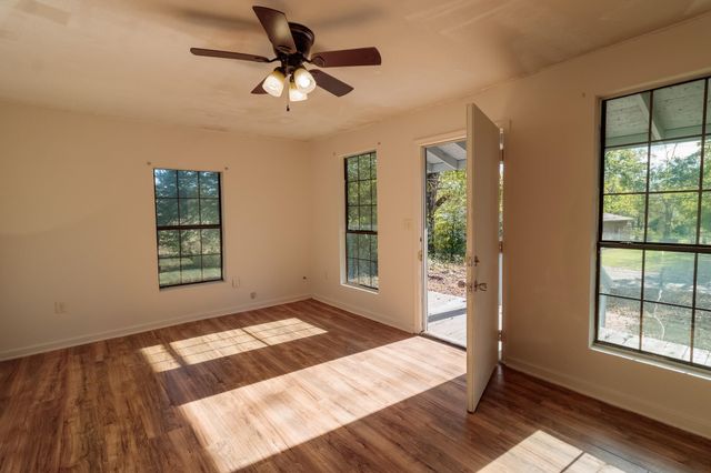 209 Dr MLK Jr Drive, Gladewater, TX 75647