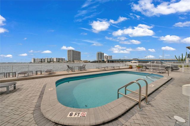 2016 Bay Dr 505, Miami Beach, FL 33141