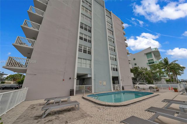 2016 Bay Dr 505, Miami Beach, FL 33141