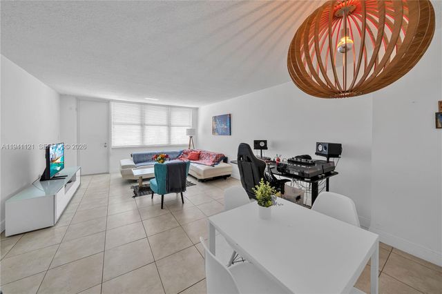 2016 Bay Dr 505, Miami Beach, FL 33141
