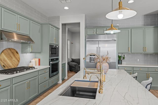 3827 E MEAD Drive, Chandler, AZ 85249