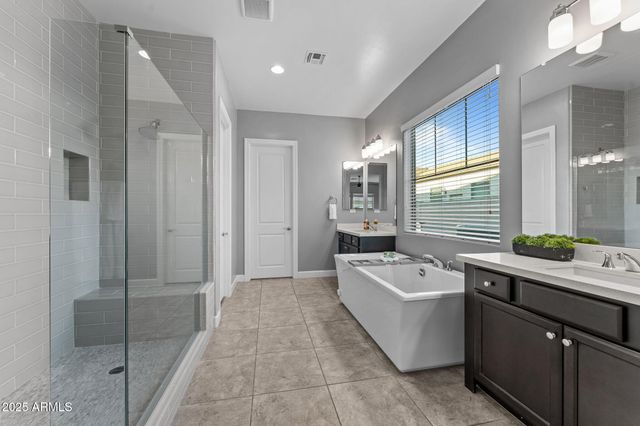 3827 E MEAD Drive, Chandler, AZ 85249