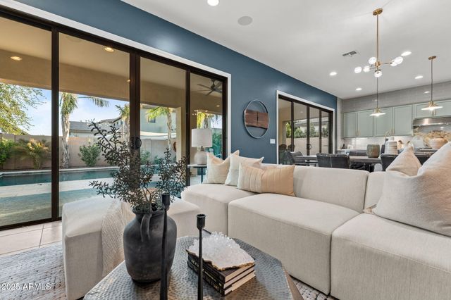 3827 E MEAD Drive, Chandler, AZ 85249