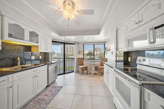 1651 SAND KEY ESTATES COURT 28, Clearwater Beach, FL 33767