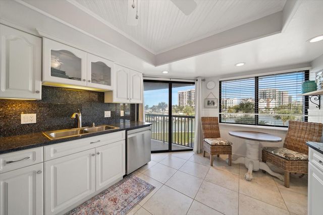 1651 SAND KEY ESTATES COURT 28, Clearwater Beach, FL 33767