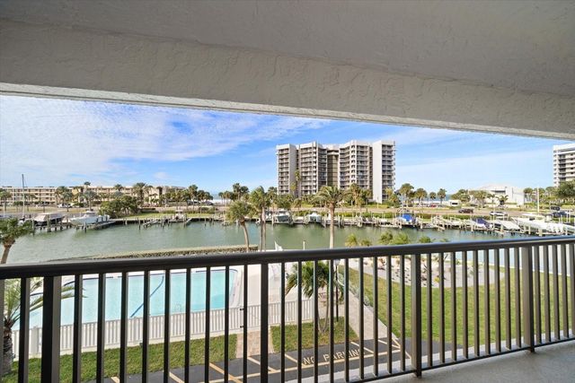 1651 SAND KEY ESTATES COURT 28, Clearwater Beach, FL 33767