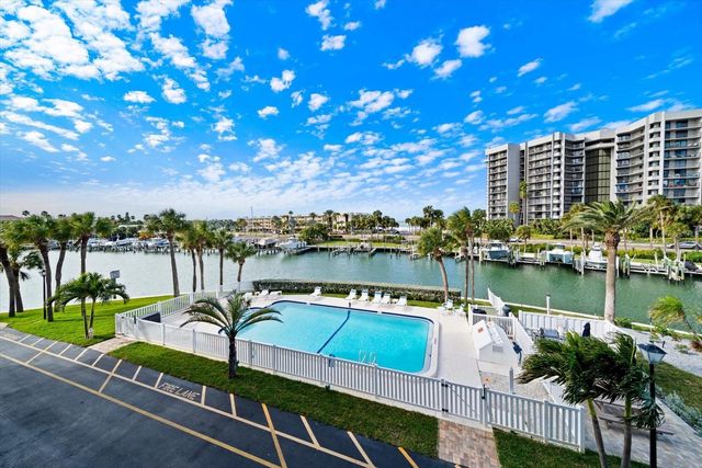 1651 SAND KEY ESTATES COURT 28, Clearwater Beach, FL 33767