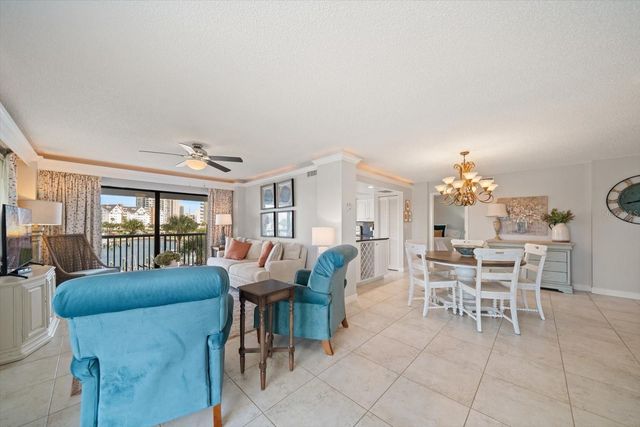 1651 SAND KEY ESTATES COURT 28, Clearwater Beach, FL 33767