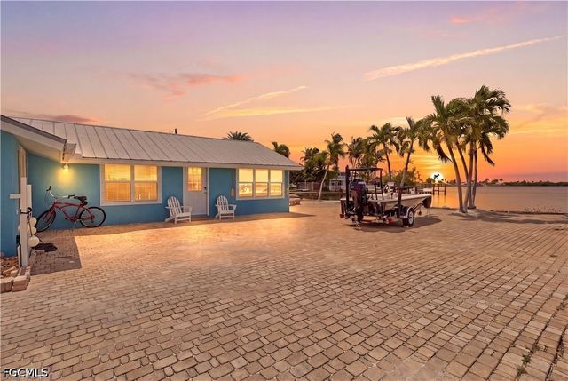 2669 Coco Plum DR, Matlacha, FL 33993