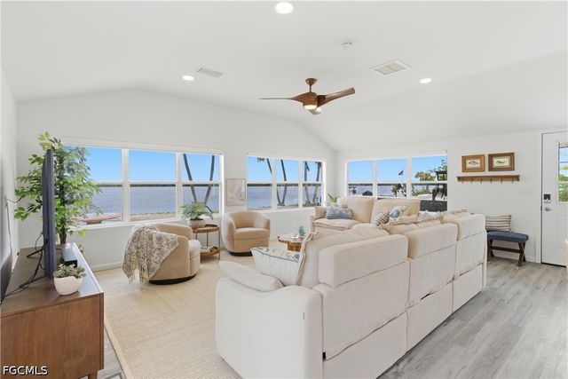 2669 Coco Plum DR, Matlacha, FL 33993