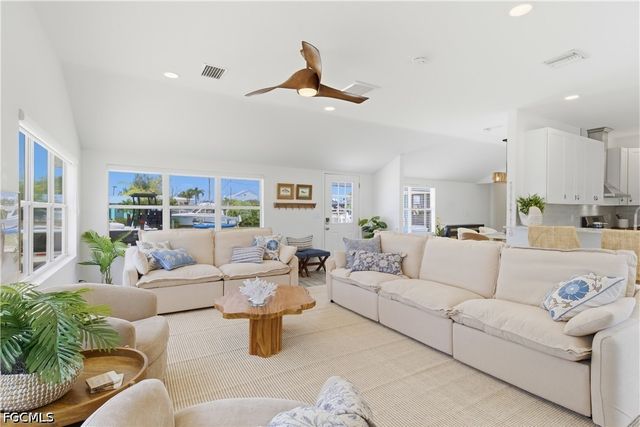 2669 Coco Plum DR, Matlacha, FL 33993