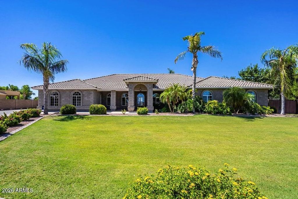 2607 E MELROSE Street, Gilbert, AZ 85297