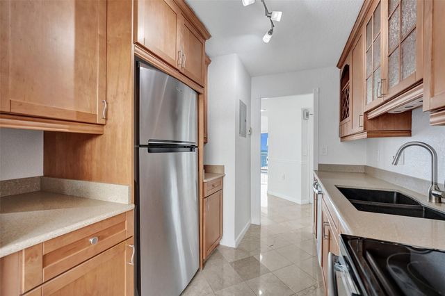 710 N OCEAN BL 910, Pompano Beach, FL 33062