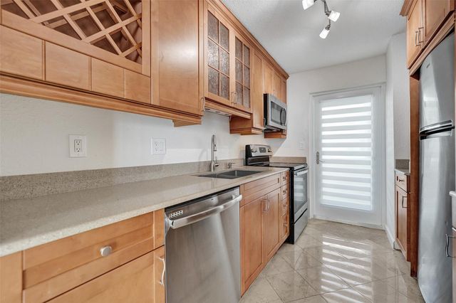 710 N OCEAN BL 910, Pompano Beach, FL 33062