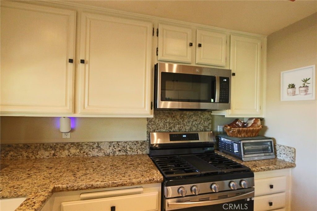 20046 Avenue Of The Oaks, Newhall, CA 91321 — photo 3