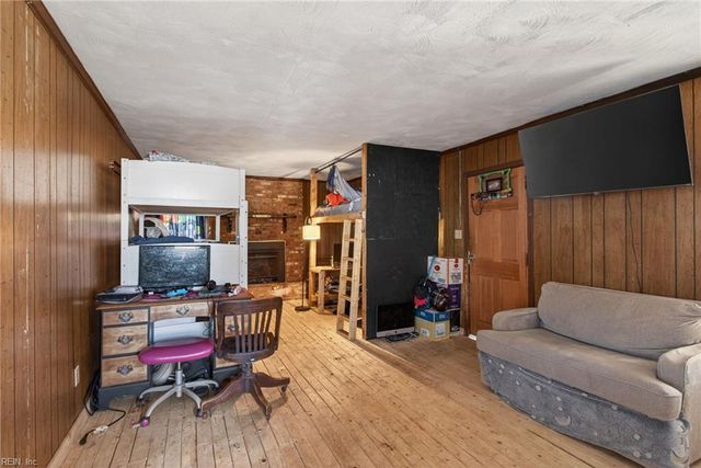 135 Roland DR, Hampton, VA 23669