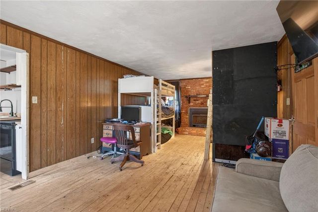 135 Roland DR, Hampton, VA 23669