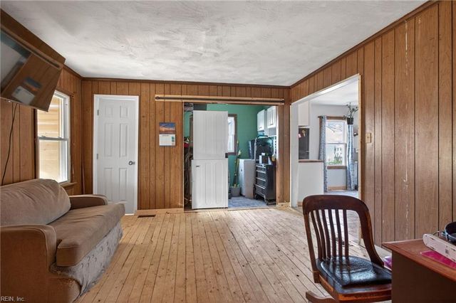 135 Roland DR, Hampton, VA 23669