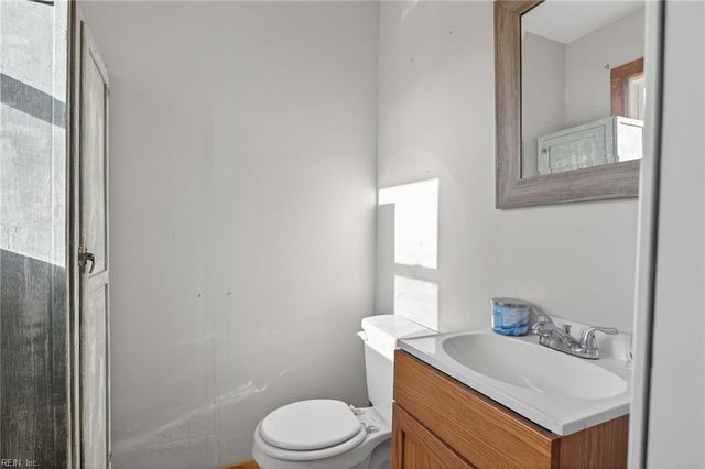 135 Roland DR, Hampton, VA 23669