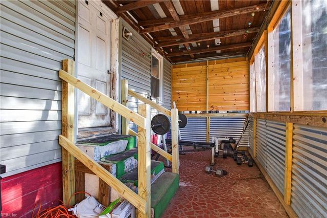 135 Roland DR, Hampton, VA 23669