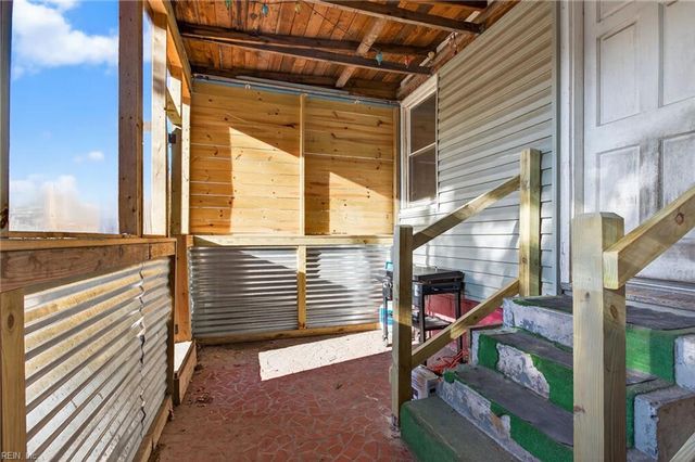 135 Roland DR, Hampton, VA 23669