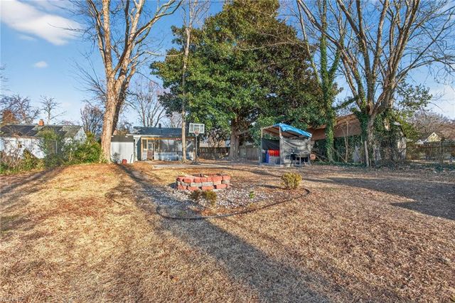 135 Roland DR, Hampton, VA 23669