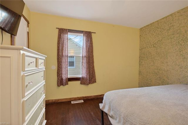 135 Roland DR, Hampton, VA 23669