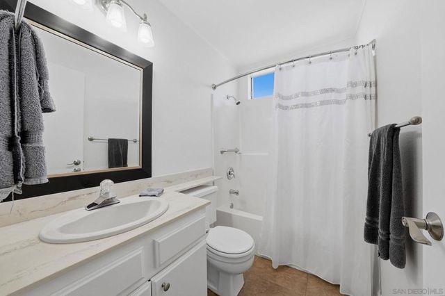 3003 Blue Oak Ct, Spring Valley, CA 91978