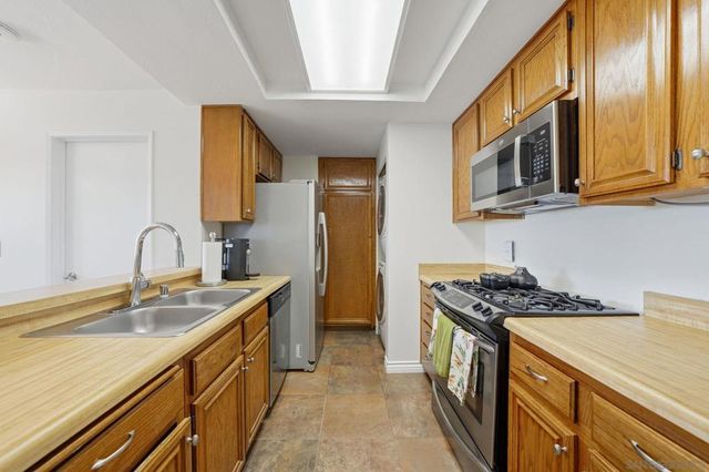 3003 Blue Oak Ct, Spring Valley, CA 91978