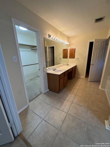 5867 Creekway, San Antonio, TX 78247