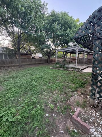 5867 Creekway, San Antonio, TX 78247
