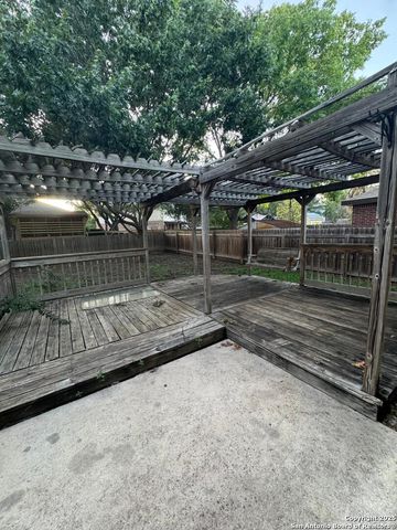 5867 Creekway, San Antonio, TX 78247